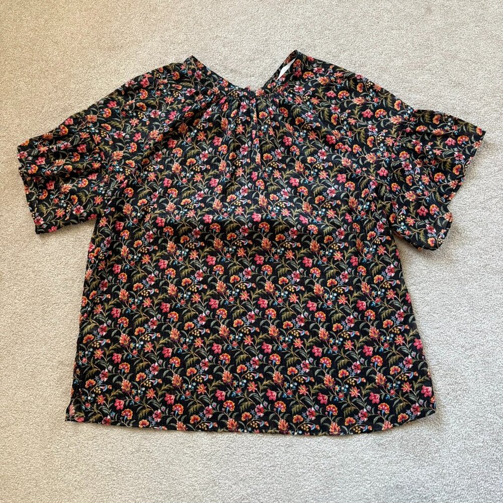 LOFT Blouse Womens M‎ Black Floral Shimmer Short Sleeve Top Ruffle Spring